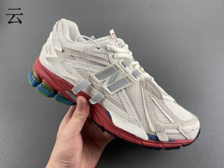 New Balance 1906R