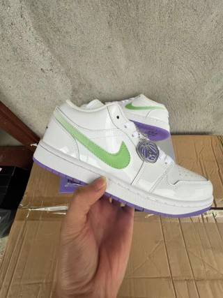 Air Jordan 1 Women Retro-69