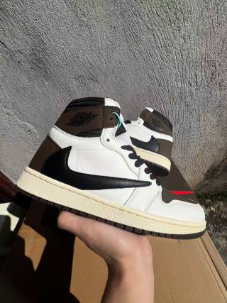 Air Jordan 1 Women Retro-64